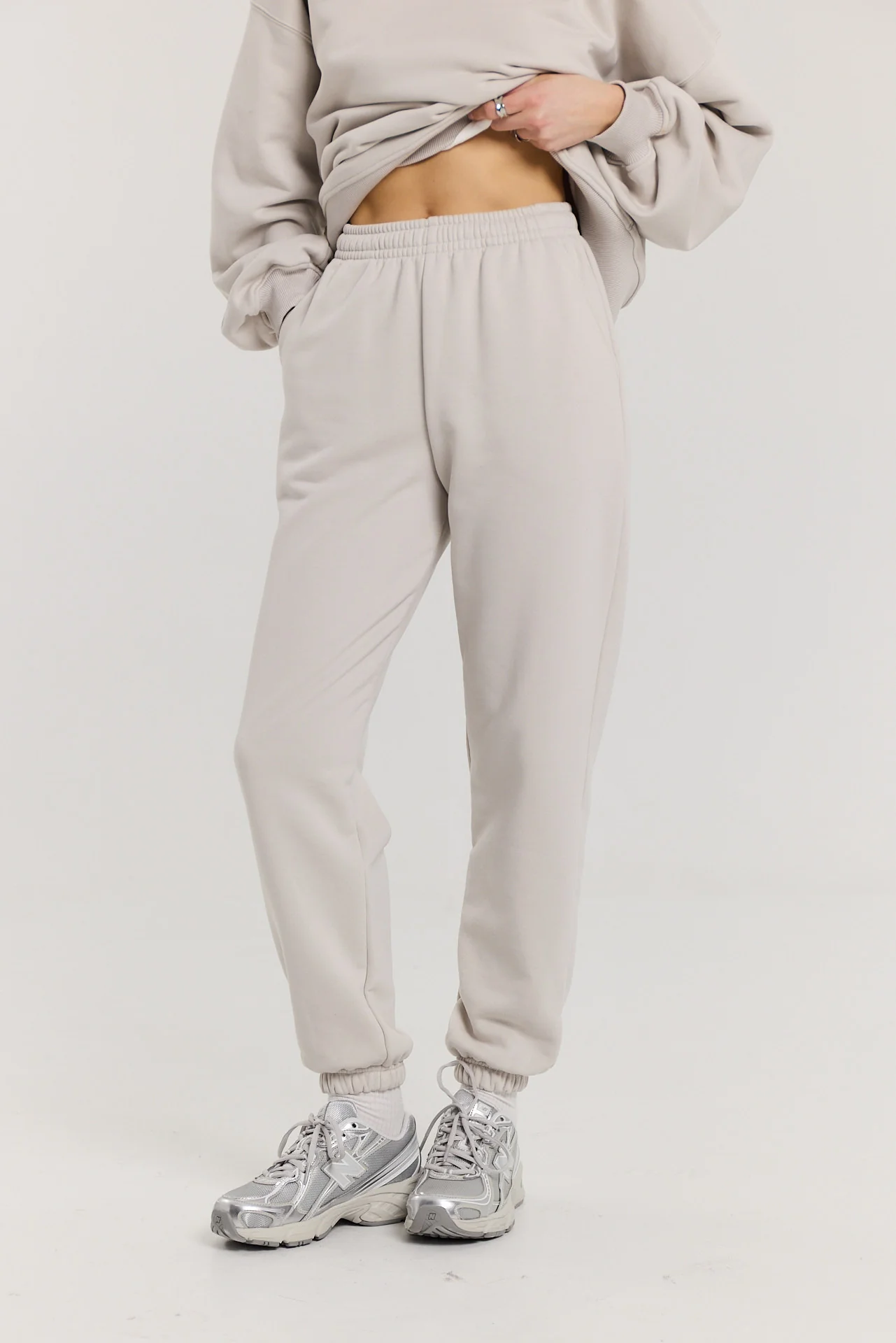 Spodnie dresowe almond milk - Image 3