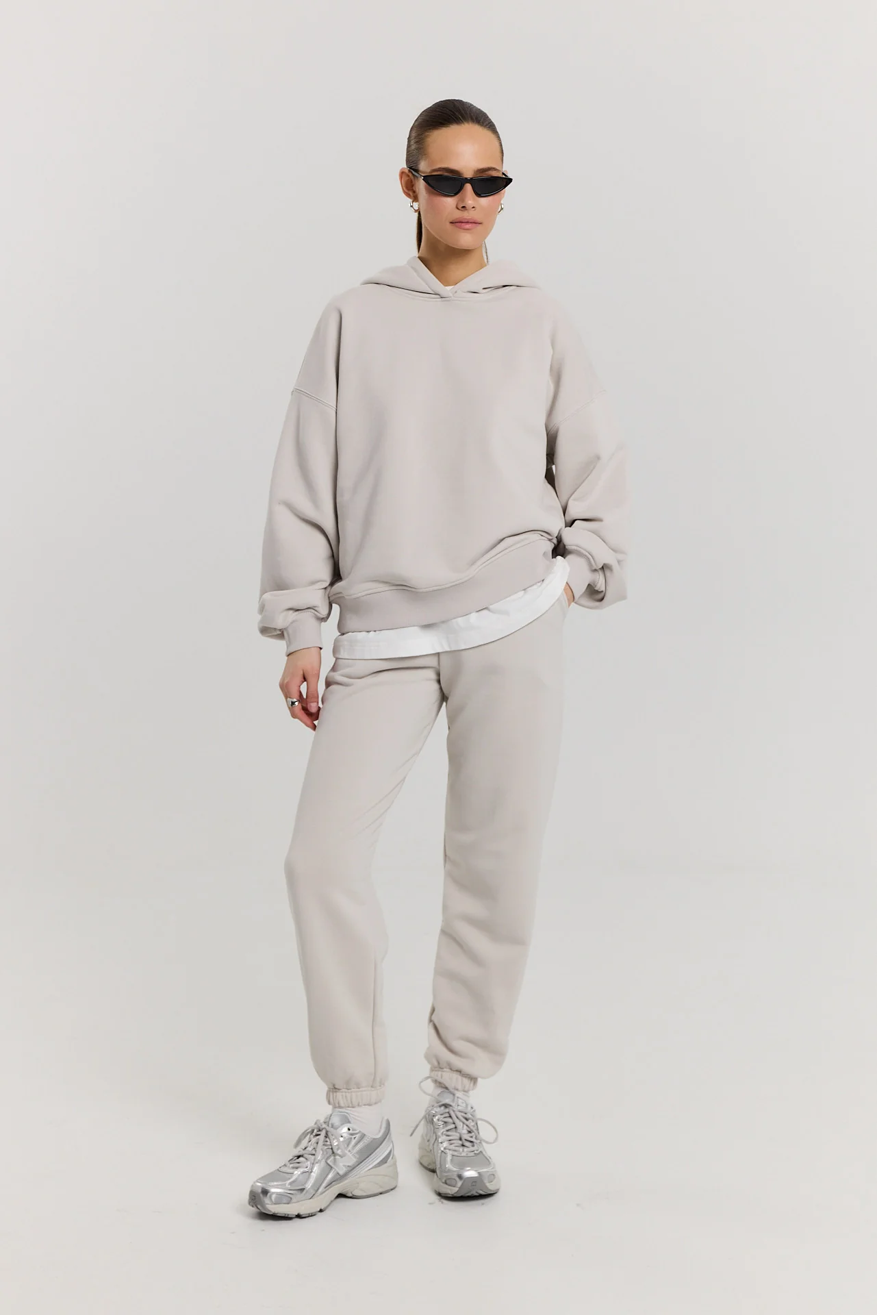 Spodnie dresowe almond milk - Image 4