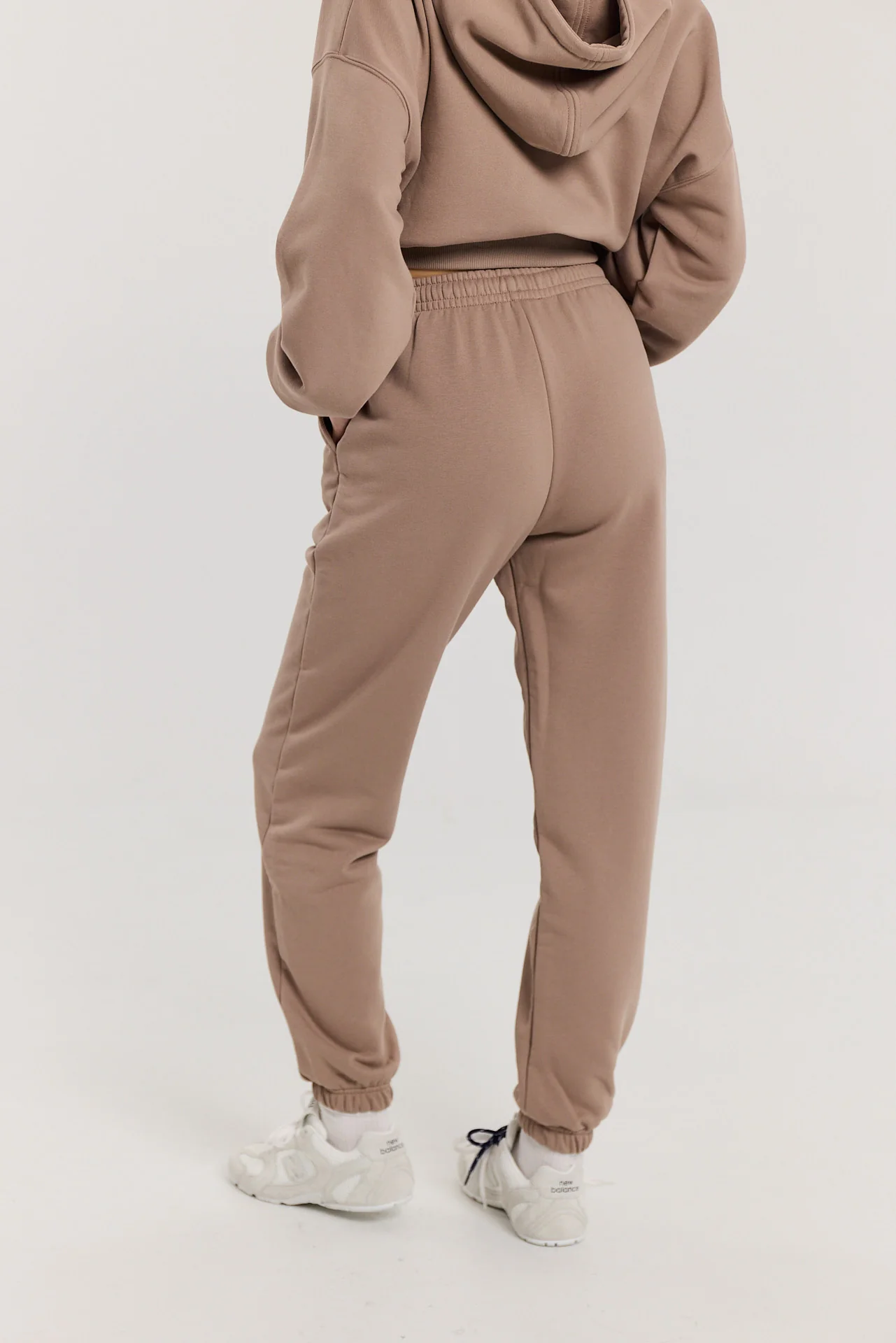 Spodnie dresowe latte - Image 3