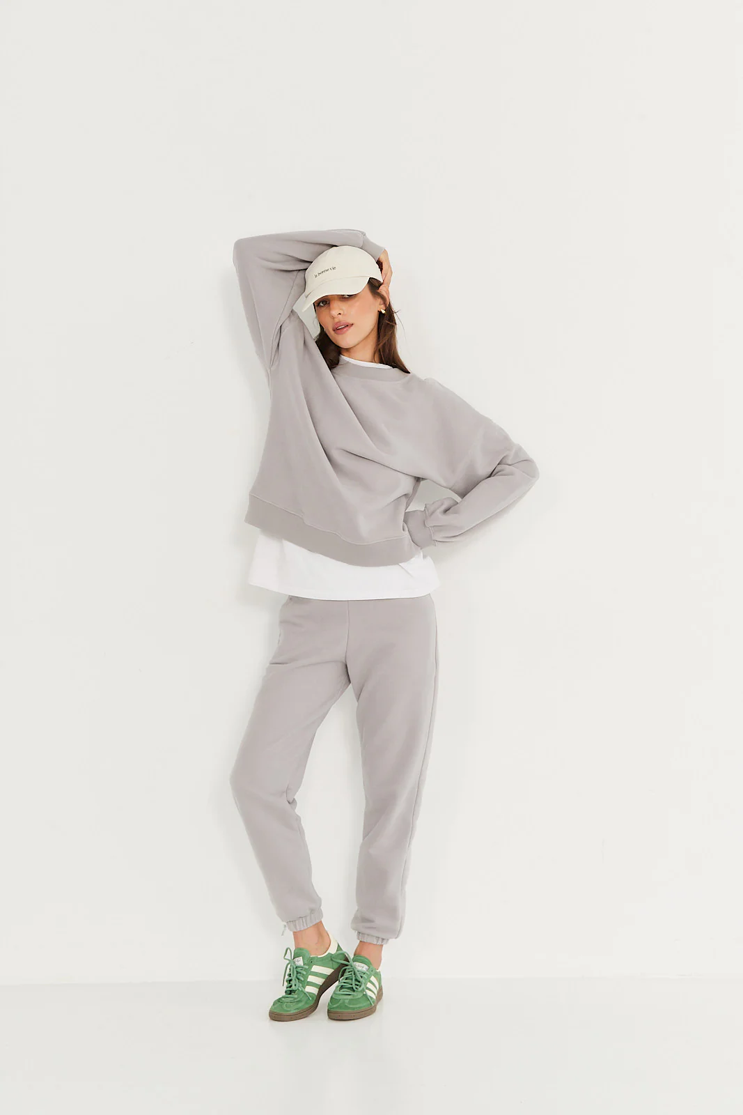 Spodnie dresowe light grey - Image 6