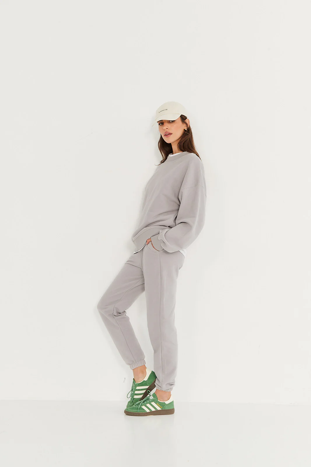Spodnie dresowe light grey - Image 7