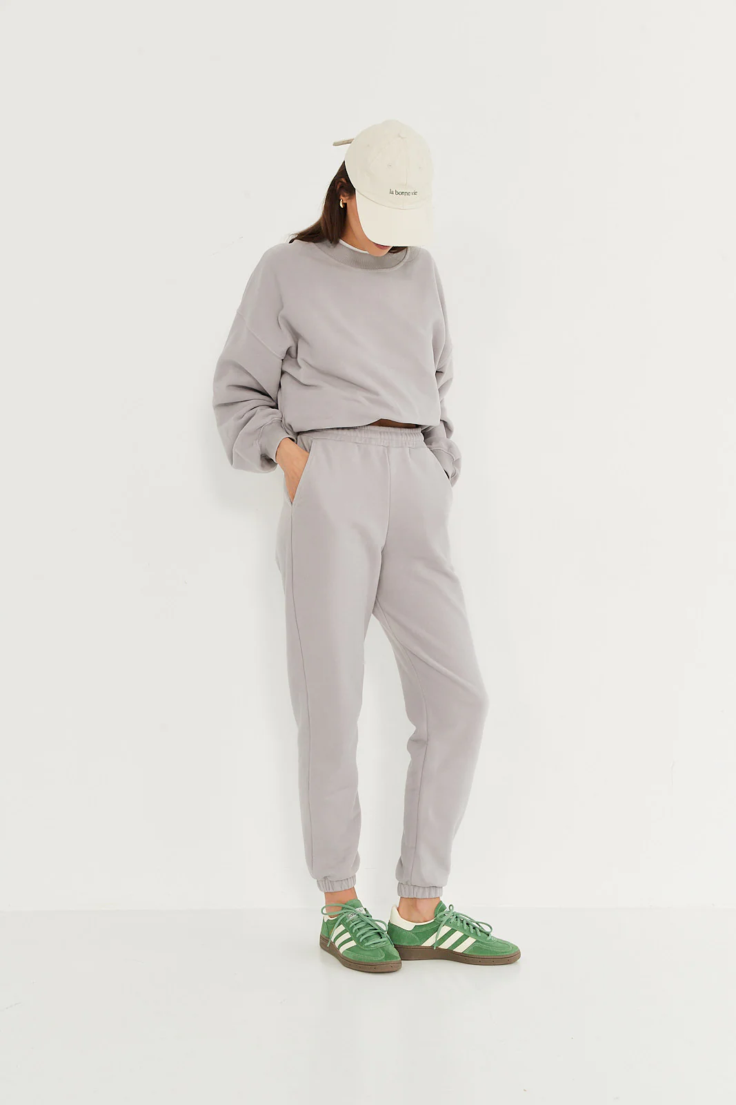 Spodnie dresowe light grey - Image 9
