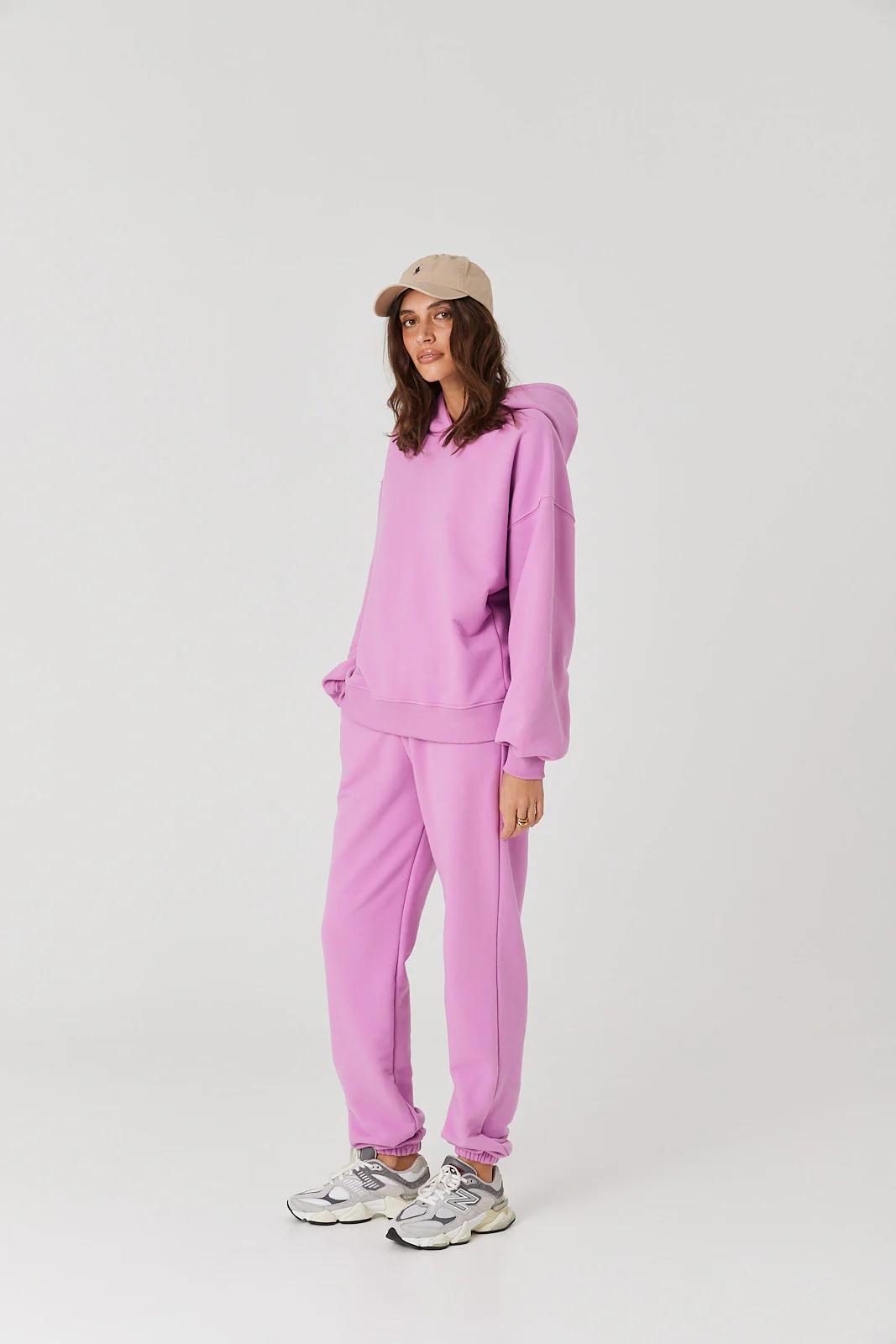 Spodnie dresowe pink berry - Image 6