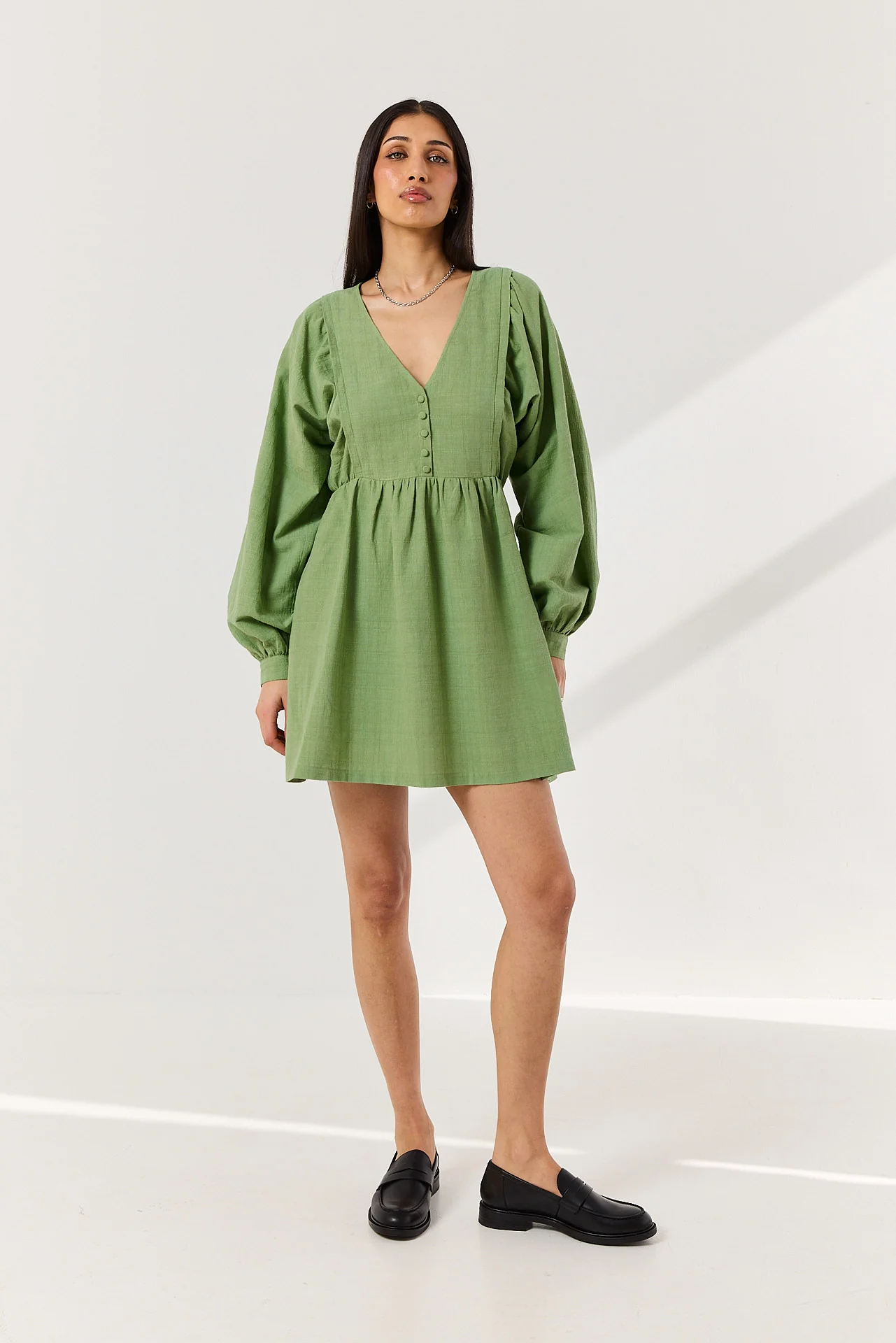 Sukienka Liv pistachio - Image 3