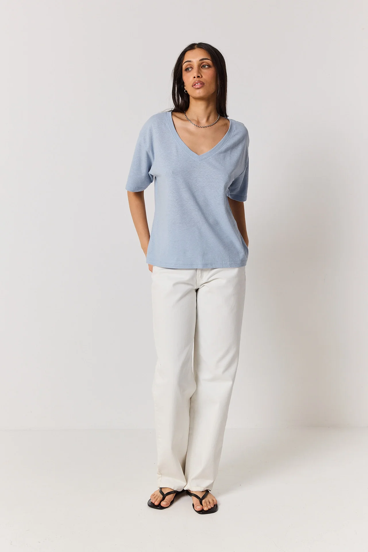 T-shirt V linen powder blue - Image 5